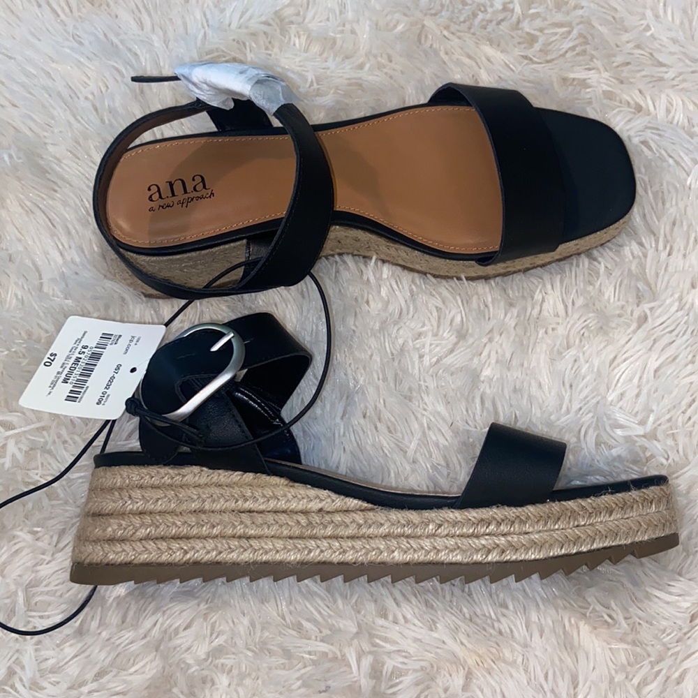A.N.A Evie new with tags wedge sandals black with natural size 9.5